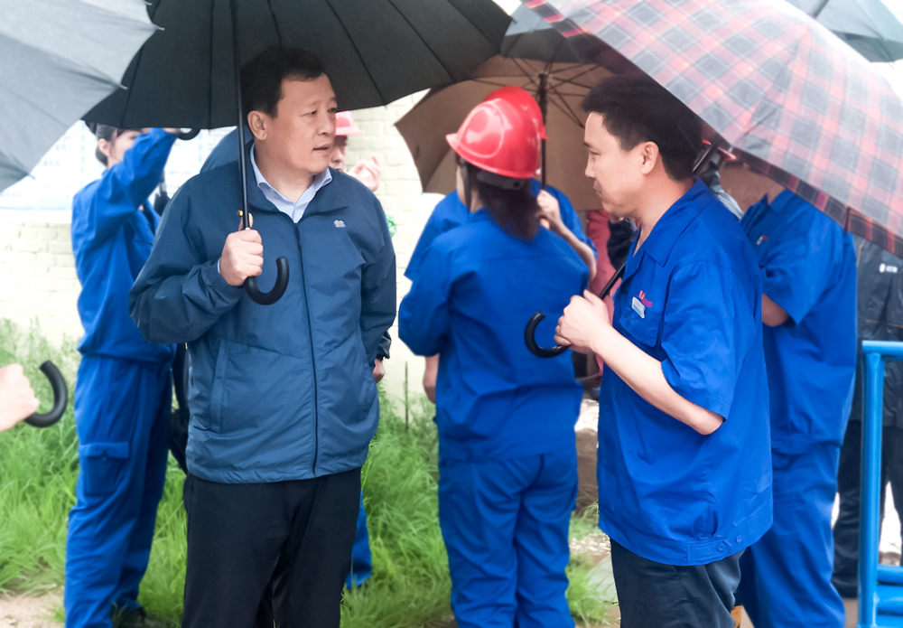 副省長崔楓林來公司檢查指導(dǎo)防臺防汛工作